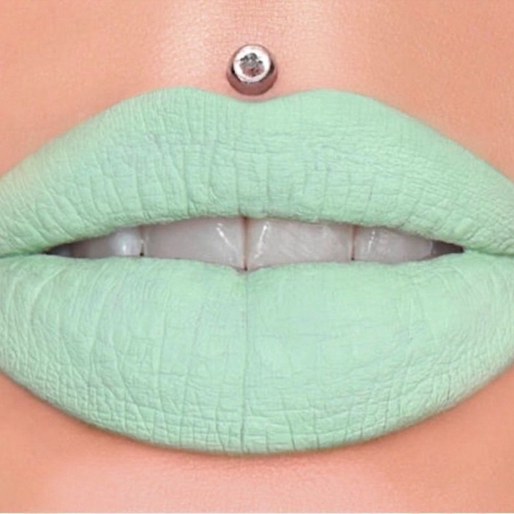 NEW Jeffree Star Velour Liquid Lipstick in "High Society"